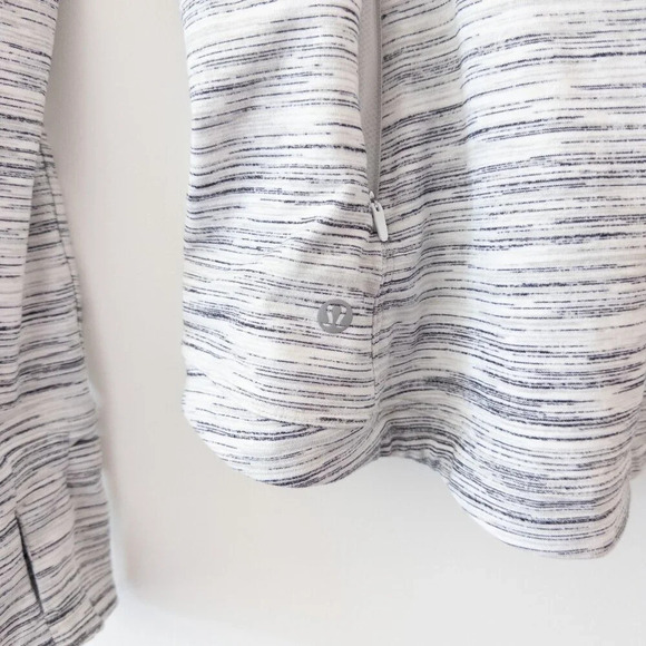 Lululemon Runderful Long Sleeve with Pocket Size 6 - Picture 8 of 9